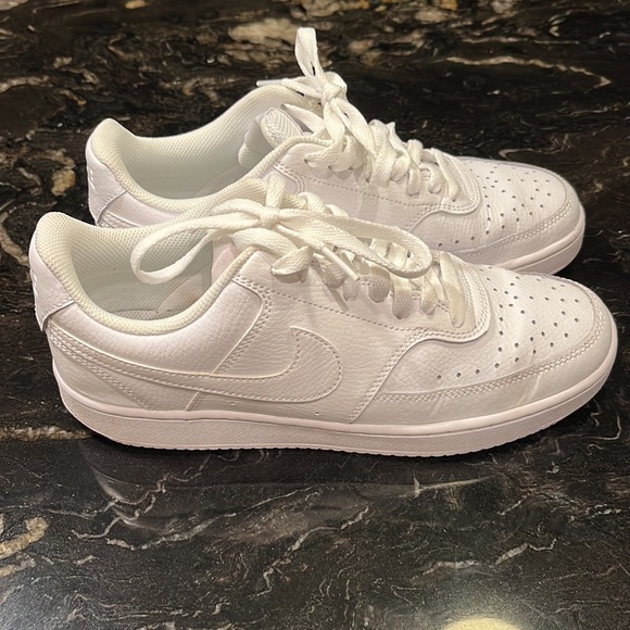 Nike Court Vision Low Women's Sneakers Size 9 (EUC) - Picture 1 of 6